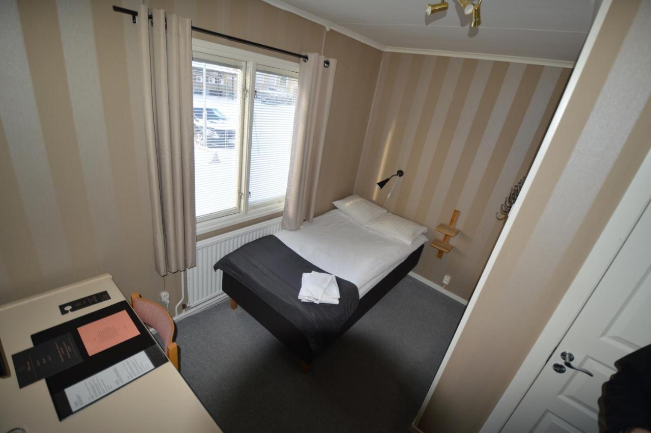 Hotell Gaestis Tierp Esterno foto