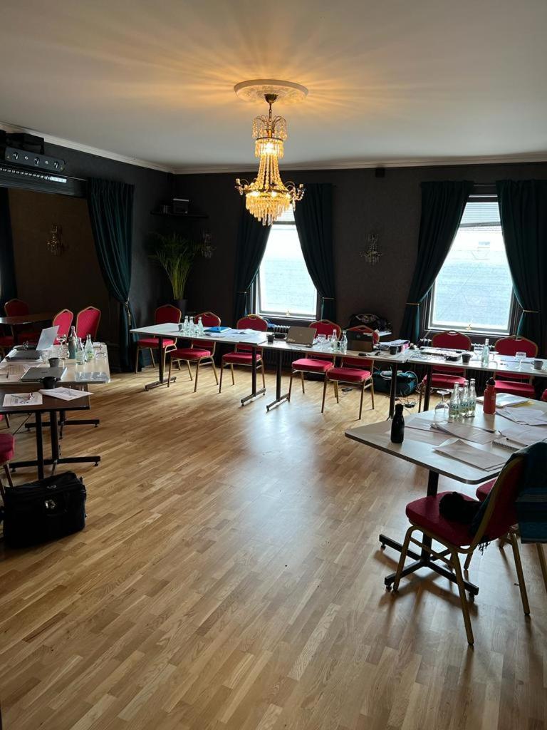 Hotell Gaestis Tierp Esterno foto
